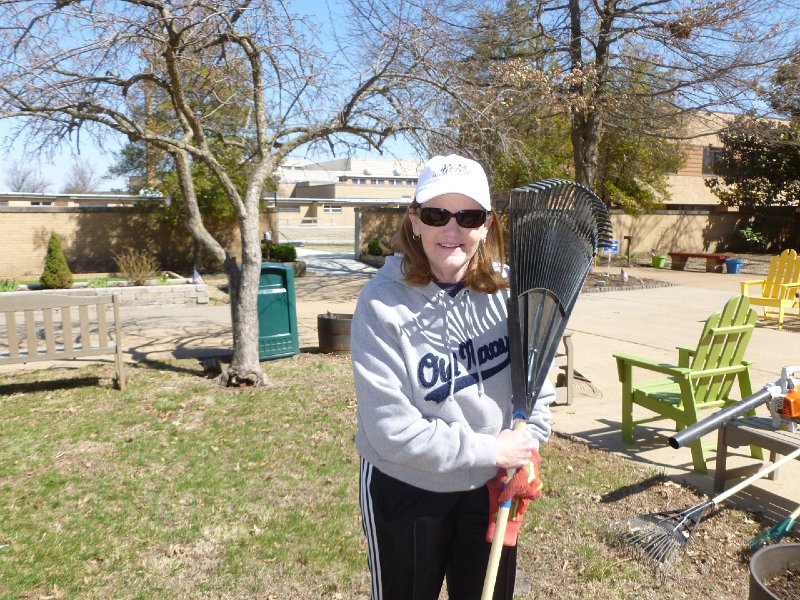 VA Garden March 2104 030